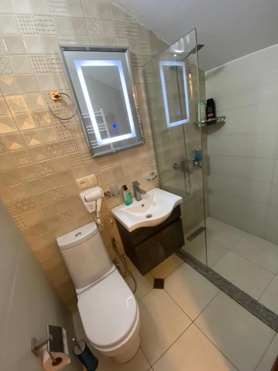 K17 Mini Hotel Тбілісі Екстер'єр фото