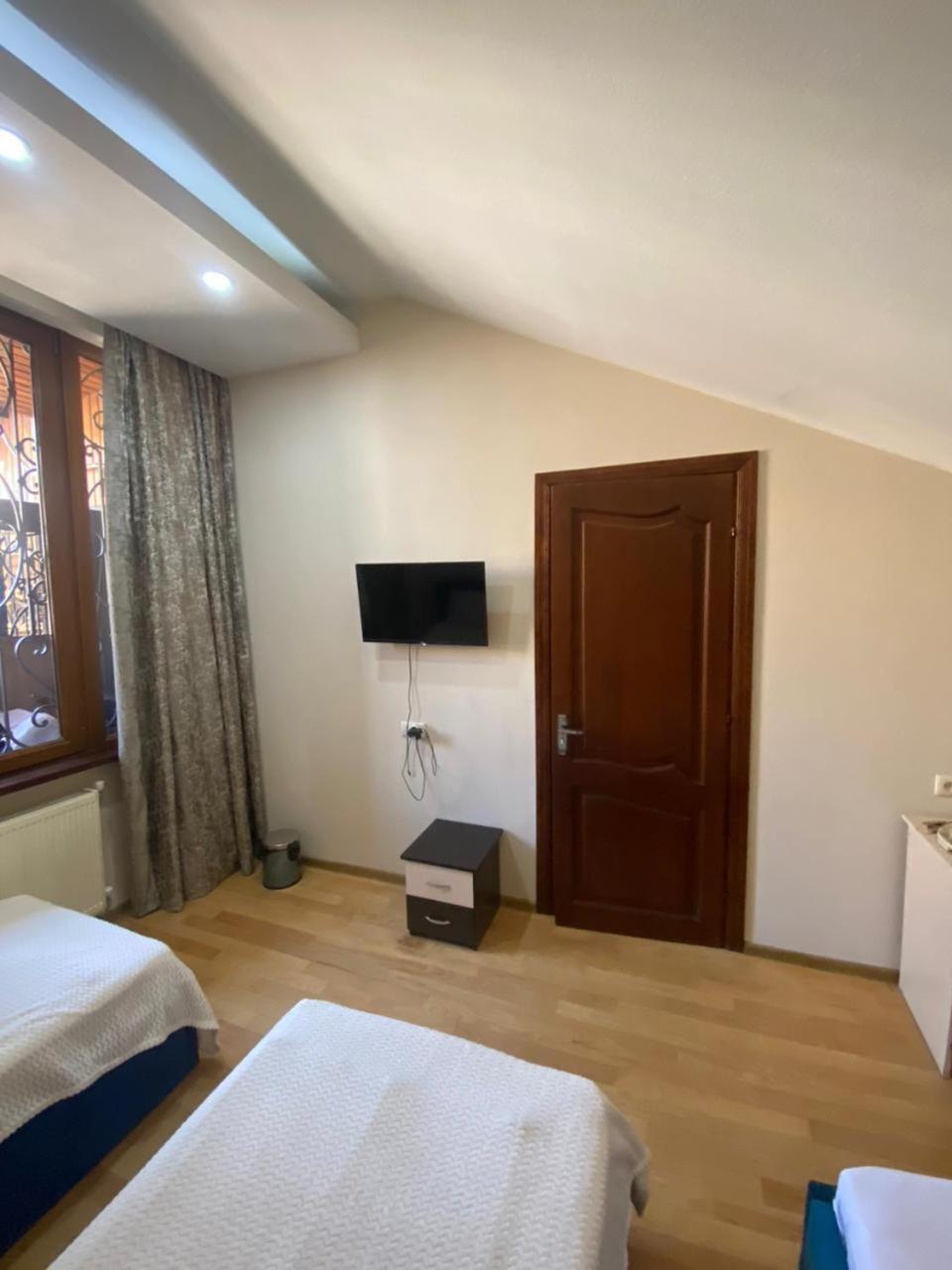 K17 Mini Hotel Тбілісі Екстер'єр фото