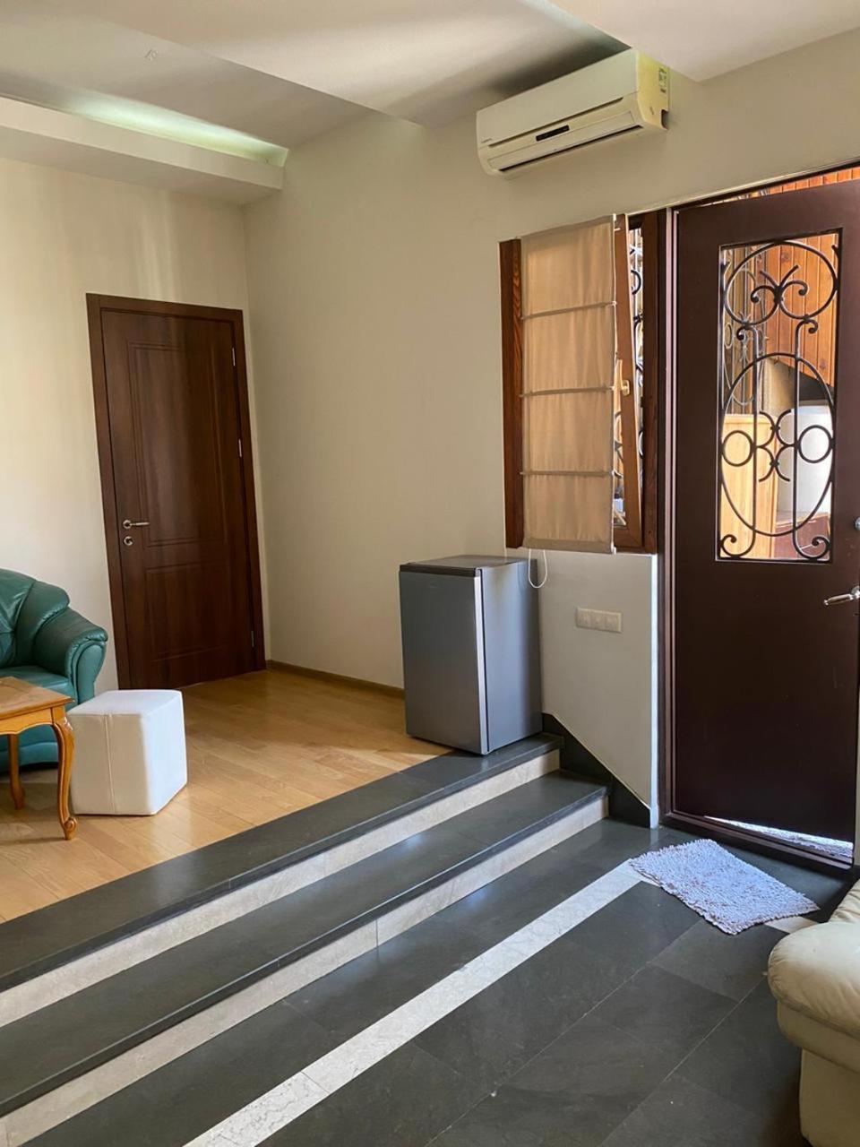 K17 Mini Hotel Тбілісі Екстер'єр фото